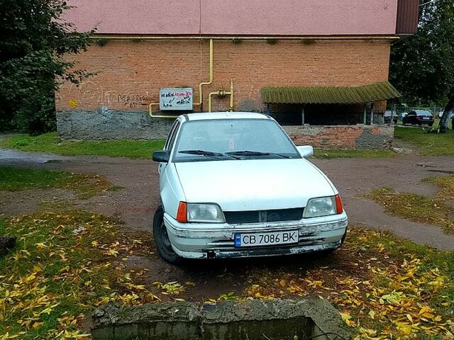 Белый Опель Кадет, объемом двигателя 1.7 л и пробегом 155 тыс. км за 700 $, фото 4 на Automoto.ua