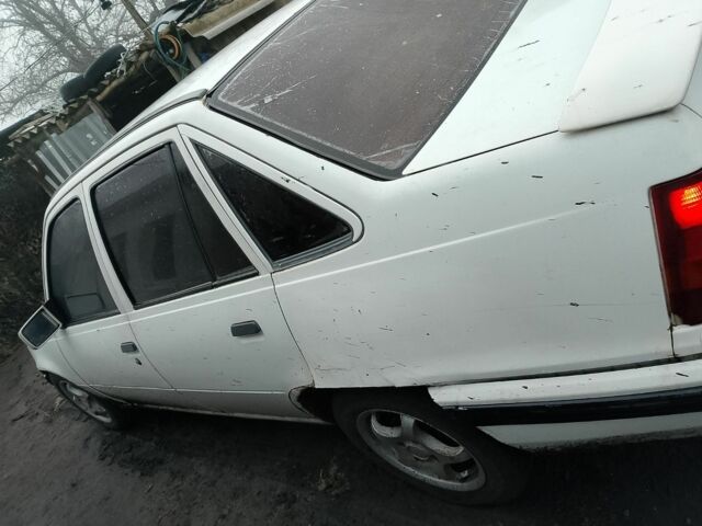 Білий Опель Кадет, об'ємом двигуна 1.6 л та пробігом 1 тис. км за 710 $, фото 2 на Automoto.ua