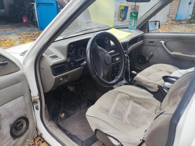 Белый Опель Кадет, объемом двигателя 1.5 л и пробегом 666 тыс. км за 665 $, фото 4 на Automoto.ua