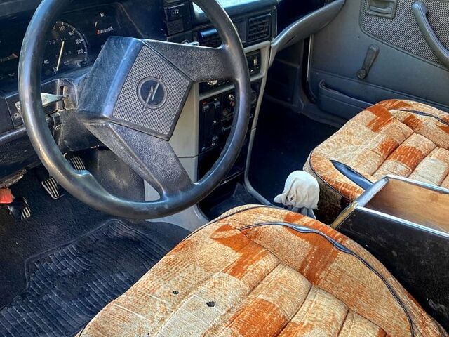 Белый Опель Кадет, объемом двигателя 1.3 л и пробегом 300 тыс. км за 250 $, фото 2 на Automoto.ua