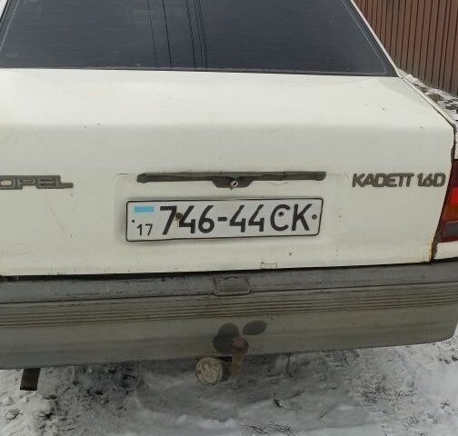 Білий Опель Кадет, об'ємом двигуна 1.6 л та пробігом 257 тис. км за 1069 $, фото 3 на Automoto.ua