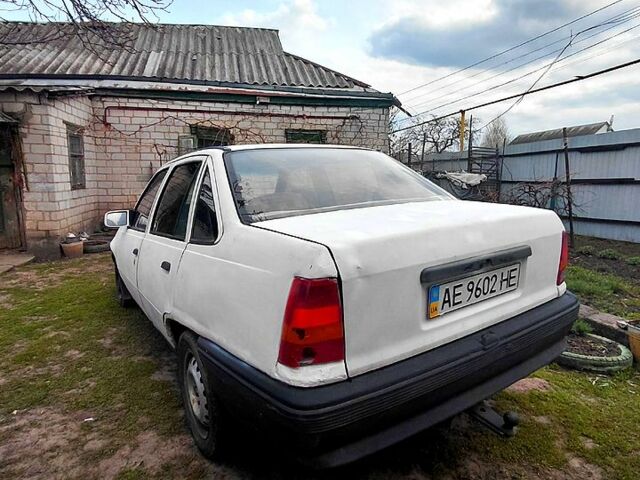 Белый Опель Кадет, объемом двигателя 1.3 л и пробегом 299 тыс. км за 770 $, фото 4 на Automoto.ua