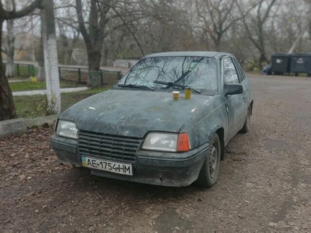 Белый Опель Кадет, объемом двигателя 1.3 л и пробегом 1000 тыс. км за 592 $, фото 8 на Automoto.ua