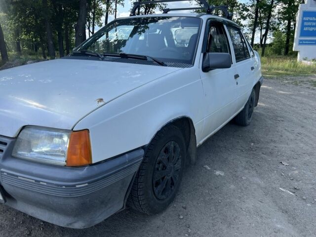 Белый Опель Кадет, объемом двигателя 0 л и пробегом 87 тыс. км за 750 $, фото 4 на Automoto.ua