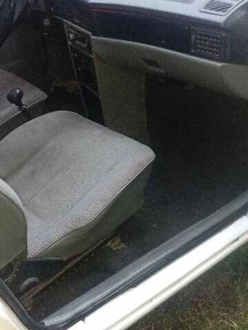 Белый Опель Кадет, объемом двигателя 1 л и пробегом 64 тыс. км за 952 $, фото 2 на Automoto.ua