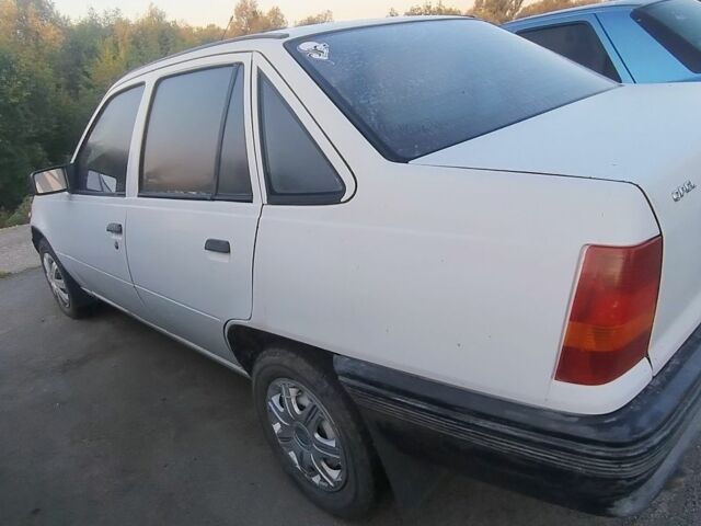 Білий Опель Кадет, об'ємом двигуна 1 л та пробігом 300 тис. км за 1300 $, фото 5 на Automoto.ua