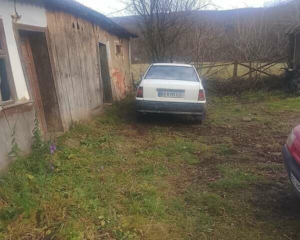 Белый Опель Кадет, объемом двигателя 1.6 л и пробегом 97 тыс. км за 600 $, фото 4 на Automoto.ua