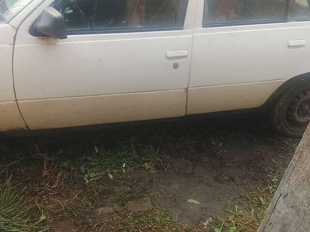 Белый Опель Кадет, объемом двигателя 1.6 л и пробегом 97 тыс. км за 600 $, фото 4 на Automoto.ua