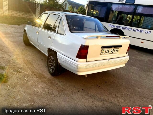 Белый Опель Кадет, объемом двигателя 1.6 л и пробегом 0 тыс. км за 520 $, фото 10 на Automoto.ua