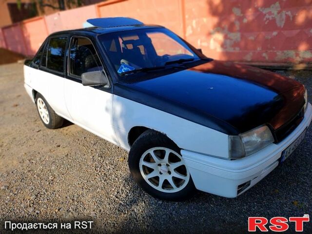 Білий Опель Кадет, об'ємом двигуна 2 л та пробігом 80 тис. км за 1500 $, фото 8 на Automoto.ua