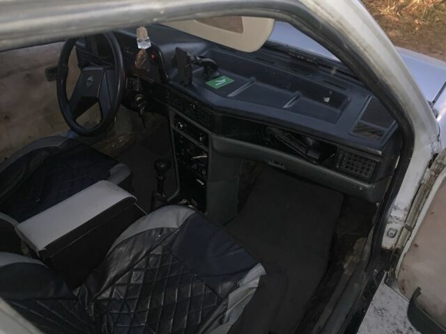 Белый Опель Кадет, объемом двигателя 1.3 л и пробегом 200 тыс. км за 523 $, фото 13 на Automoto.ua