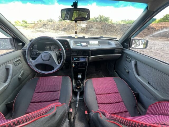 Белый Опель Кадет, объемом двигателя 0 л и пробегом 87 тыс. км за 750 $, фото 12 на Automoto.ua