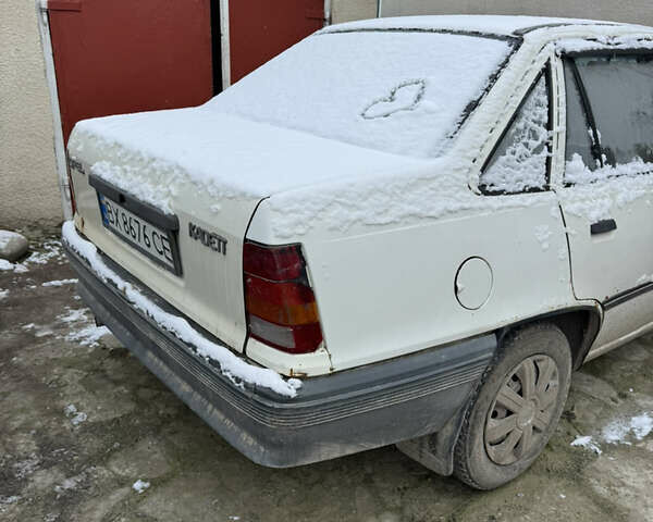 Белый Опель Кадет, объемом двигателя 1.3 л и пробегом 323 тыс. км за 650 $, фото 6 на Automoto.ua