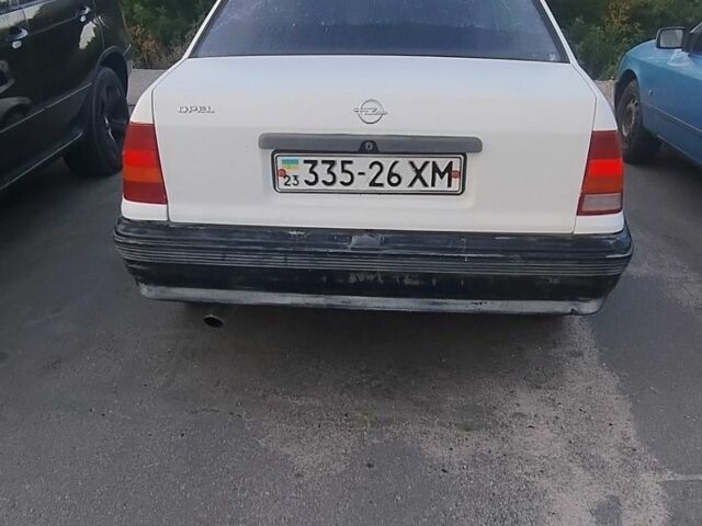 Білий Опель Кадет, об'ємом двигуна 1 л та пробігом 300 тис. км за 1300 $, фото 4 на Automoto.ua