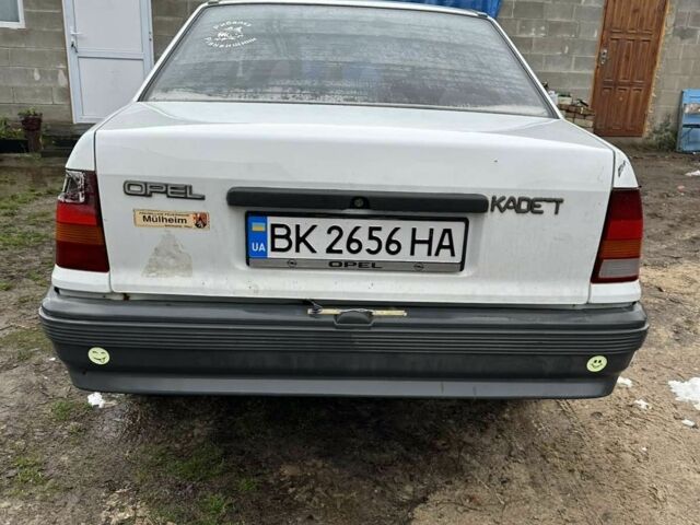 Белый Опель Кадет, объемом двигателя 1.3 л и пробегом 799 тыс. км за 1100 $, фото 7 на Automoto.ua