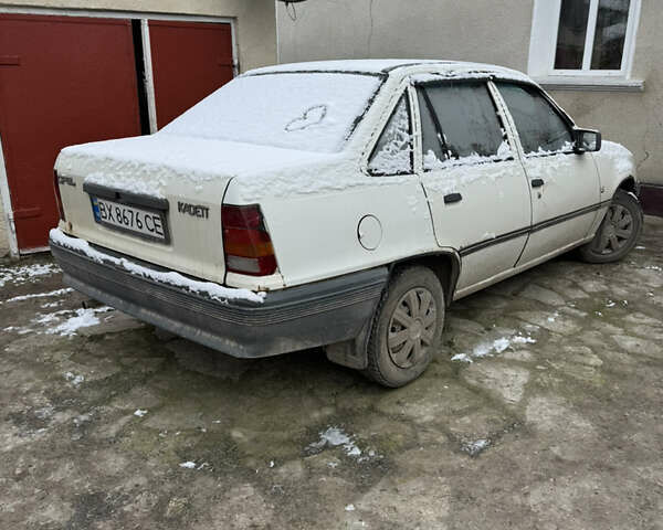 Белый Опель Кадет, объемом двигателя 1.3 л и пробегом 323 тыс. км за 650 $, фото 4 на Automoto.ua