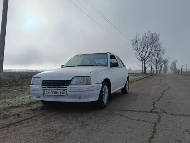 Белый Опель Кадет, объемом двигателя 1.3 л и пробегом 300 тыс. км за 525 $, фото 4 на Automoto.ua