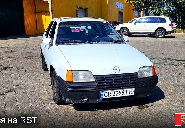 Белый Опель Кадет, объемом двигателя 1.8 л и пробегом 25 тыс. км за 700 $, фото 6 на Automoto.ua