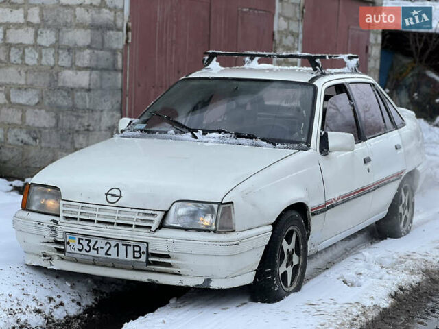 Белый Опель Кадет, объемом двигателя 1.6 л и пробегом 180 тыс. км за 650 $, фото 1 на Automoto.ua