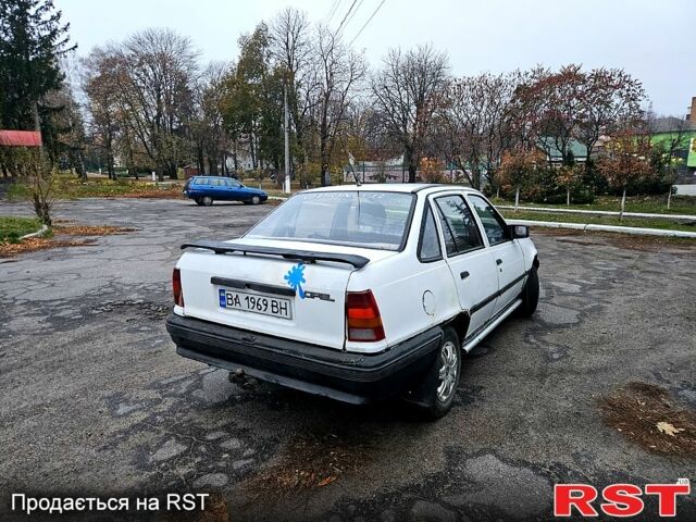 Белый Опель Кадет, объемом двигателя 1.3 л и пробегом 0 тыс. км за 650 $, фото 2 на Automoto.ua