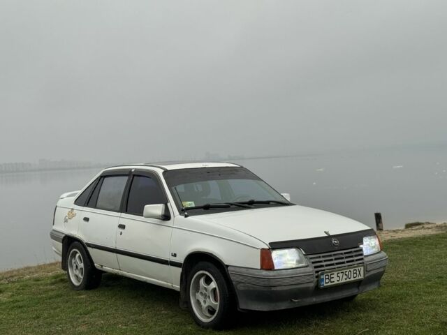 Белый Опель Кадет, объемом двигателя 2 л и пробегом 1000 тыс. км за 1000 $, фото 1 на Automoto.ua