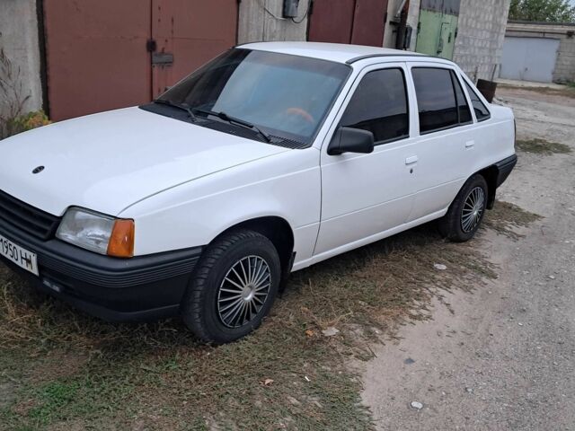 Белый Опель Кадет, объемом двигателя 0 л и пробегом 123 тыс. км за 1150 $, фото 4 на Automoto.ua