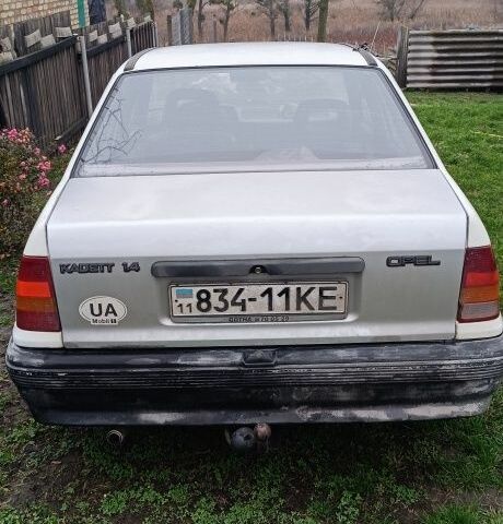 Белый Опель Кадет, объемом двигателя 1.4 л и пробегом 150 тыс. км за 945 $, фото 1 на Automoto.ua