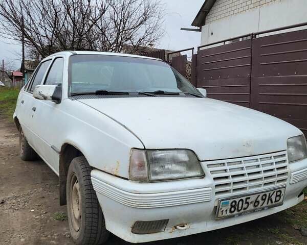 Білий Опель Кадет, об'ємом двигуна 1.6 л та пробігом 99 тис. км за 1000 $, фото 2 на Automoto.ua