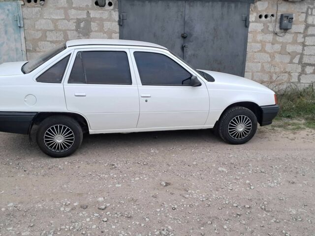 Белый Опель Кадет, объемом двигателя 0 л и пробегом 123 тыс. км за 1150 $, фото 2 на Automoto.ua