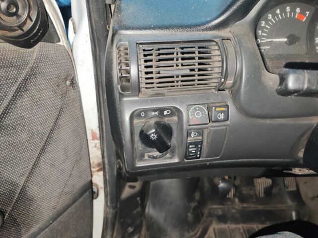 Белый Опель Кадет, объемом двигателя 2 л и пробегом 320 тыс. км за 357 $, фото 6 на Automoto.ua