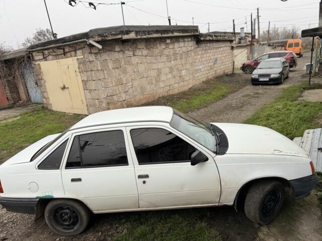 Белый Опель Кадет, объемом двигателя 1.4 л и пробегом 270 тыс. км за 750 $, фото 1 на Automoto.ua