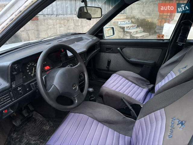 Белый Опель Кадет, объемом двигателя 1.4 л и пробегом 39 тыс. км за 593 $, фото 6 на Automoto.ua