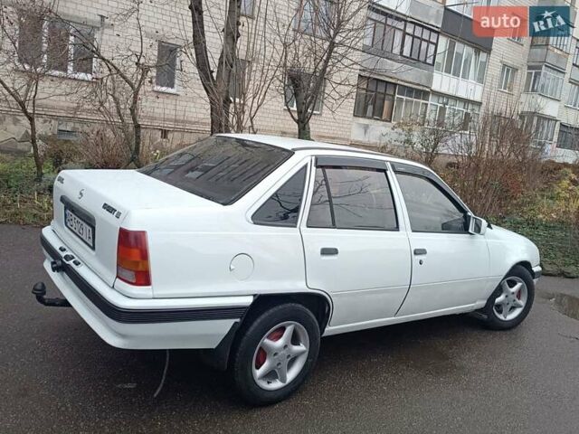 Білий Опель Кадет, об'ємом двигуна 1.6 л та пробігом 170 тис. км за 1500 $, фото 3 на Automoto.ua