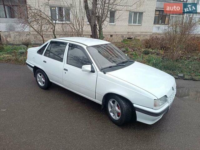 Білий Опель Кадет, об'ємом двигуна 1.6 л та пробігом 170 тис. км за 1500 $, фото 4 на Automoto.ua