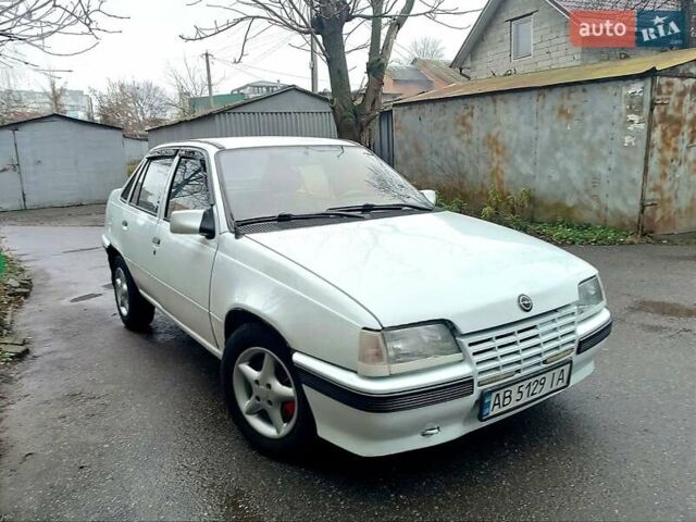 Білий Опель Кадет, об'ємом двигуна 1.6 л та пробігом 170 тис. км за 1500 $, фото 14 на Automoto.ua