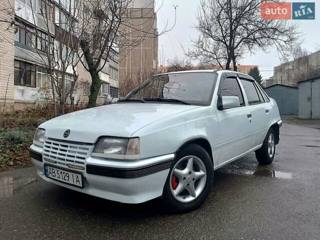 Білий Опель Кадет, об'ємом двигуна 1.6 л та пробігом 170 тис. км за 1500 $, фото 13 на Automoto.ua
