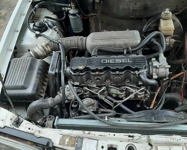 Белый Опель Кадет, объемом двигателя 1.7 л и пробегом 250 тыс. км за 1250 $, фото 6 на Automoto.ua