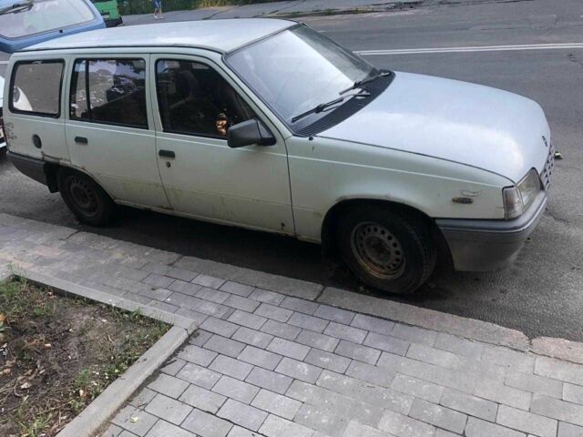 Білий Опель Кадет, об'ємом двигуна 1.3 л та пробігом 300 тис. км за 450 $, фото 8 на Automoto.ua