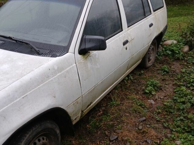 Білий Опель Кадет, об'ємом двигуна 1.6 л та пробігом 370 тис. км за 450 $, фото 1 на Automoto.ua