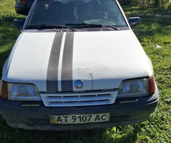 Белый Опель Кадет, объемом двигателя 0 л и пробегом 2 тыс. км за 500 $, фото 2 на Automoto.ua