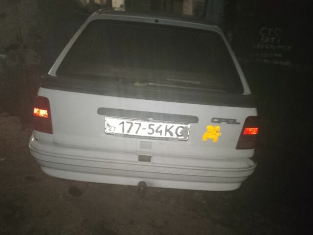 Білий Опель Кадет, об'ємом двигуна 0 л та пробігом 100 тис. км за 718 $, фото 2 на Automoto.ua