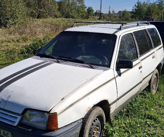Білий Опель Кадет, об'ємом двигуна 0 л та пробігом 200 тис. км за 505 $, фото 1 на Automoto.ua