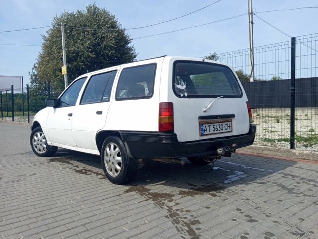 Белый Опель Кадет, объемом двигателя 1.6 л и пробегом 1000 тыс. км за 950 $, фото 2 на Automoto.ua