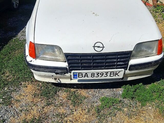 Білий Опель Кадет, об'ємом двигуна 1.3 л та пробігом 0 тис. км за 700 $, фото 1 на Automoto.ua