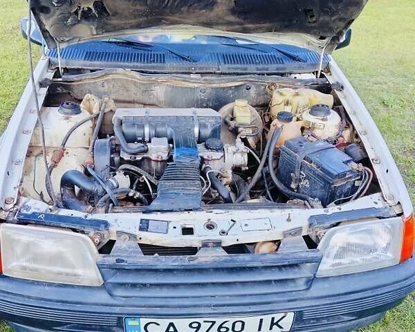 Белый Опель Кадет, объемом двигателя 1.6 л и пробегом 372 тыс. км за 1000 $, фото 1 на Automoto.ua