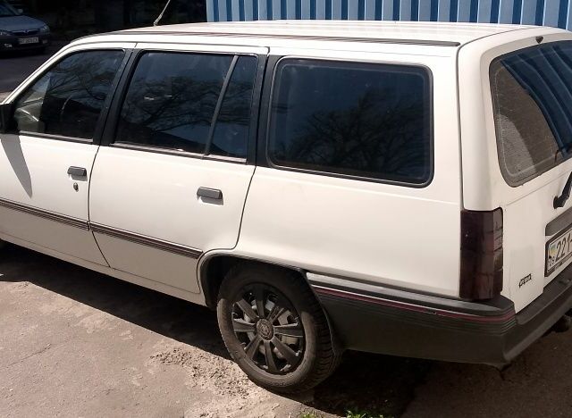 Білий Опель Кадет, об'ємом двигуна 0 л та пробігом 500 тис. км за 1750 $, фото 2 на Automoto.ua