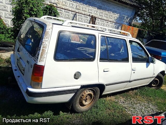 Білий Опель Кадет, об'ємом двигуна 1.3 л та пробігом 0 тис. км за 700 $, фото 2 на Automoto.ua