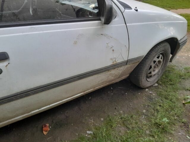 Белый Опель Кадет, объемом двигателя 0 л и пробегом 140 тыс. км за 800 $, фото 4 на Automoto.ua