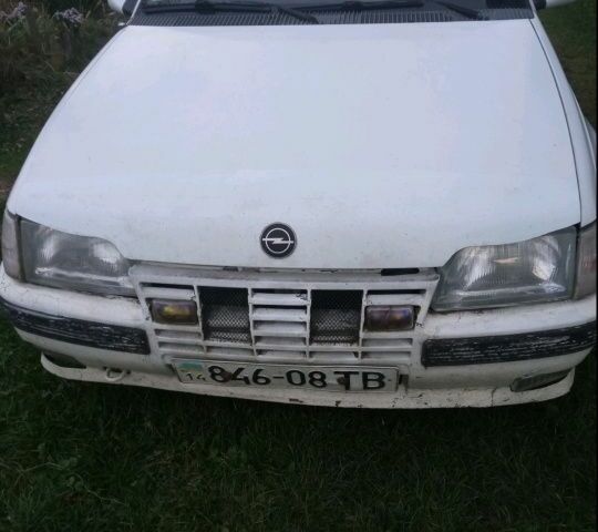 Белый Опель Кадет, объемом двигателя 0 л и пробегом 90 тыс. км за 500 $, фото 1 на Automoto.ua