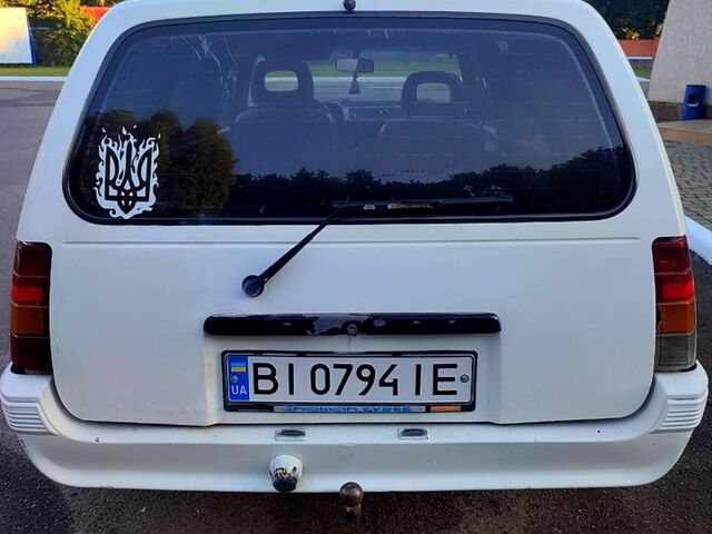 Белый Опель Кадет, объемом двигателя 1.6 л и пробегом 0 тыс. км за 1600 $, фото 3 на Automoto.ua